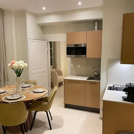 Magnifique 2pc Luxe Place Du Pin Le Port ニース